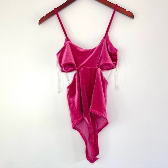 Just Polly velvet cutout bodysuit pink bow women’s small NWT - Picture 9 of 12